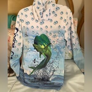 Ocean Life Fishing top fun for boating size S has a Big Mahi-mahi on fro…